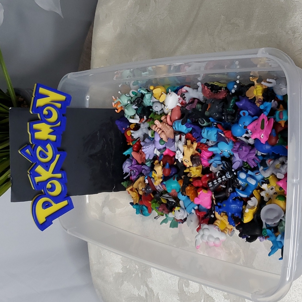 MINI POKEMON FIGURES